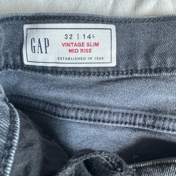 GAP Women's Skinny Jeans in Charcoal Gray - Picture 4 of 7